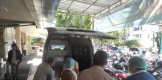 Polisi Buru Pelaku Penusukan