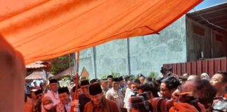 Menparekraf Sandi Datang, Ribuan Santri Nurul Haramain Narmada Senang