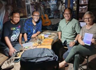 Pertemuan Kecil: Puisi Karya Lukis dan Foto