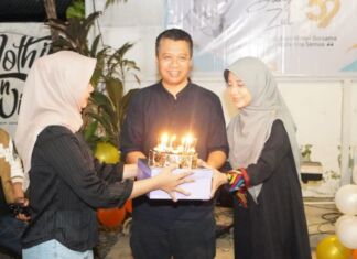 HUT ke-52 Bang Zul “Idola Kita Semua” Dirayakan Sahabat dan Anak Yatim Para PKL