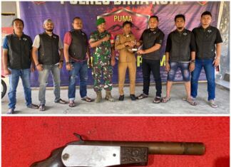 Warga Desa Tadewa Bima Serahkan Senpi Rakitan