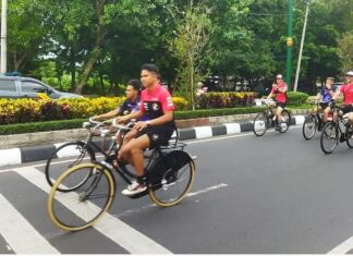 Pembalap MXGP Gowes Onthel, Kasatlantas Polres Mataram Ingatkan ini