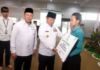 11.146 Siswa dan 21.584 Guru Dapat Bantuan dari BAZNAS. Pj Gubernur Bilang Zakat Membawa Berkah