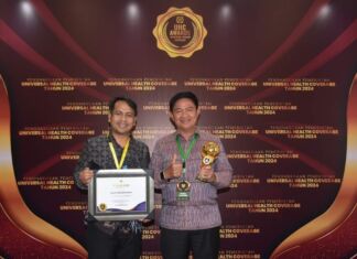 Pj Gubernur NTB Terima Penghargaan UHC Award 2024