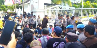 Aliansi Rakyat NTB Melawan Minta Setwan DPRD NTB Cabut Laporan ke Polda