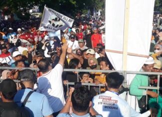 Puluhan Ribu Warga Meriahkan Jalan Sehat dan Deklarasi Pasangan Iqbal-Dinda di Mataram