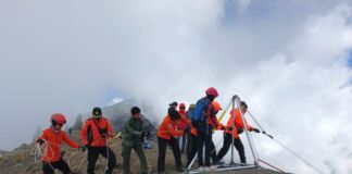Jenazah Pendaki Asal Jakarta Ditemukan. Tim SAR Lakukan Evakuasi