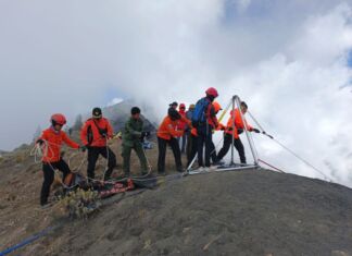 Jenazah Pendaki Asal Jakarta Ditemukan. Tim SAR Lakukan Evakuasi