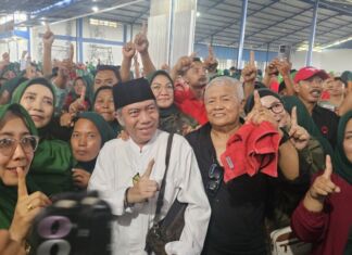 Bersama Ulama Sepuh NW dan NWDI, Ribuan Warga dari 21 Kecamatan di Lombok Timur Bersatu Dukung dan Menangkan Pasangan Jilbab Ijo Rohmi-Firin