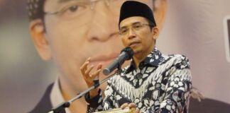 Menakar Kesetiaan dan Kepatuhan Kepada TGB (Catatan Seorang Sahabat Kelas Bawah)