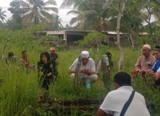Hari Terakhir Jelang Pilkada,Hairul Warisin Lakukan Ziarah ke Makam Keluarga