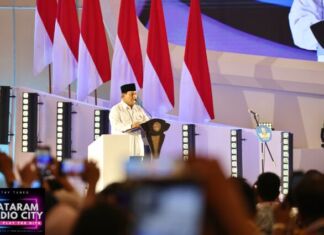 Tangis Haru Prabowo Pecah saat Umumkan Kenaikan Gaji Guru: Kami akan Upayakan Terus