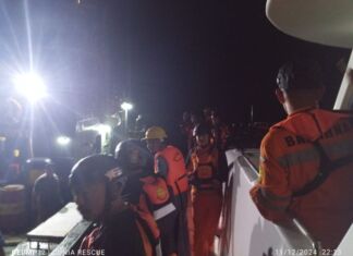 SAR Mataram Evakuasi Kru Kapal Tugboat Mahameru 3 dari Tengah Laut
