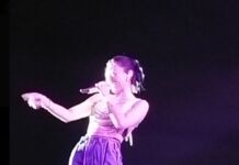 Wika Salim Goyang Penonton dengan Sebotol Minuman