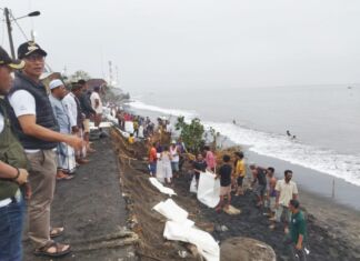Atasi Abrasi, Pemkot Mataram Buat Tanggul Sementara. Walikota Ngaku Sudah Ajukan Proposal ke Kementerian PU