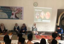 Bijak Bersampah (Inovasi Pengolahan sampah menjadi produk tepat guna) Ala Mahasiswa KKN PMD Unram Desa Pringgasela Selatan