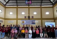 Dukung UMKM Desa Teros, Mahasiswa KKN PMD Unram Gelar Pelatihan Pemasaran Digital Berbasis Media Sosial