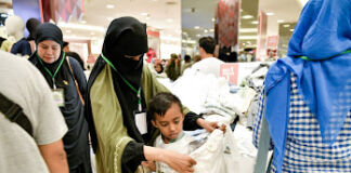 BANK NTB Syariah dan LAZ DASI NTB Ajak 50 Anak Yatim Berbelanja Kebutuhan Lebaran