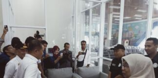 Awak Bus Positif Sabu, BNN Kota Mataram Lakukan Pendalaman Kepala BNN Kota Mataram, Kombes Pol Yunita Amelia saat bincang dengan Gubernur NTB, Lalu Muhamad Iqbal