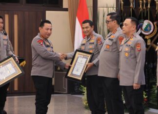 Terima Penghargaan dari Kapolri. Ini yang Disampaikan Kapolda NTB