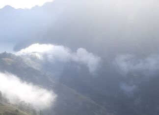 Terjatuh di Rinjani, Pendaki Asal Belanda di Evakuasi