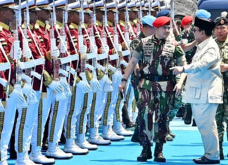 Letkol Teddy Tampil dengan Seragam Kopassus Saat Dampingi Presiden Prabowo, Ini Arti Brevet yang Tersemat