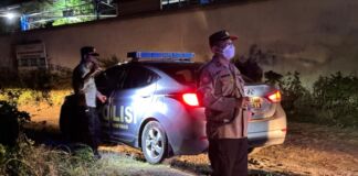 Gali Pasir di Pantai, Sepasang Kekasih Diamankan Polisi