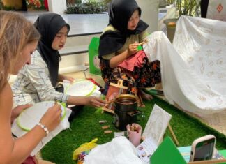 Perkenalkan Batik Sasambo,Aruna Senggigi Hadirkan Aktivitas Budaya untuk Tamu