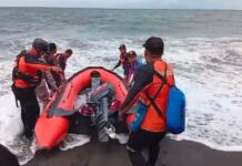 Tim SAR Evakuasi Seorang Nelayan di Perairan Ampenan