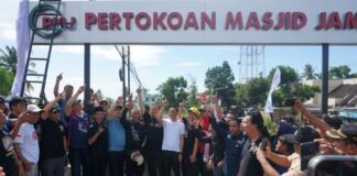 Di Gawe Sosial Masbagik. Gubernur Iqbal: Saya Datang Sebagai Keluarga