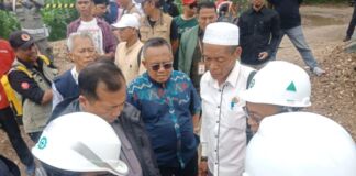 Gubernur dan Bupati Tinjau Jalur Lintas Moyo