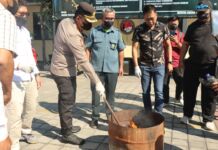 Polres Mataram Musnahkan Ganja