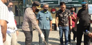 Polres Mataram Musnahkan Ganja